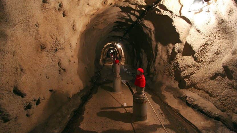 Explore the Mantora Cave