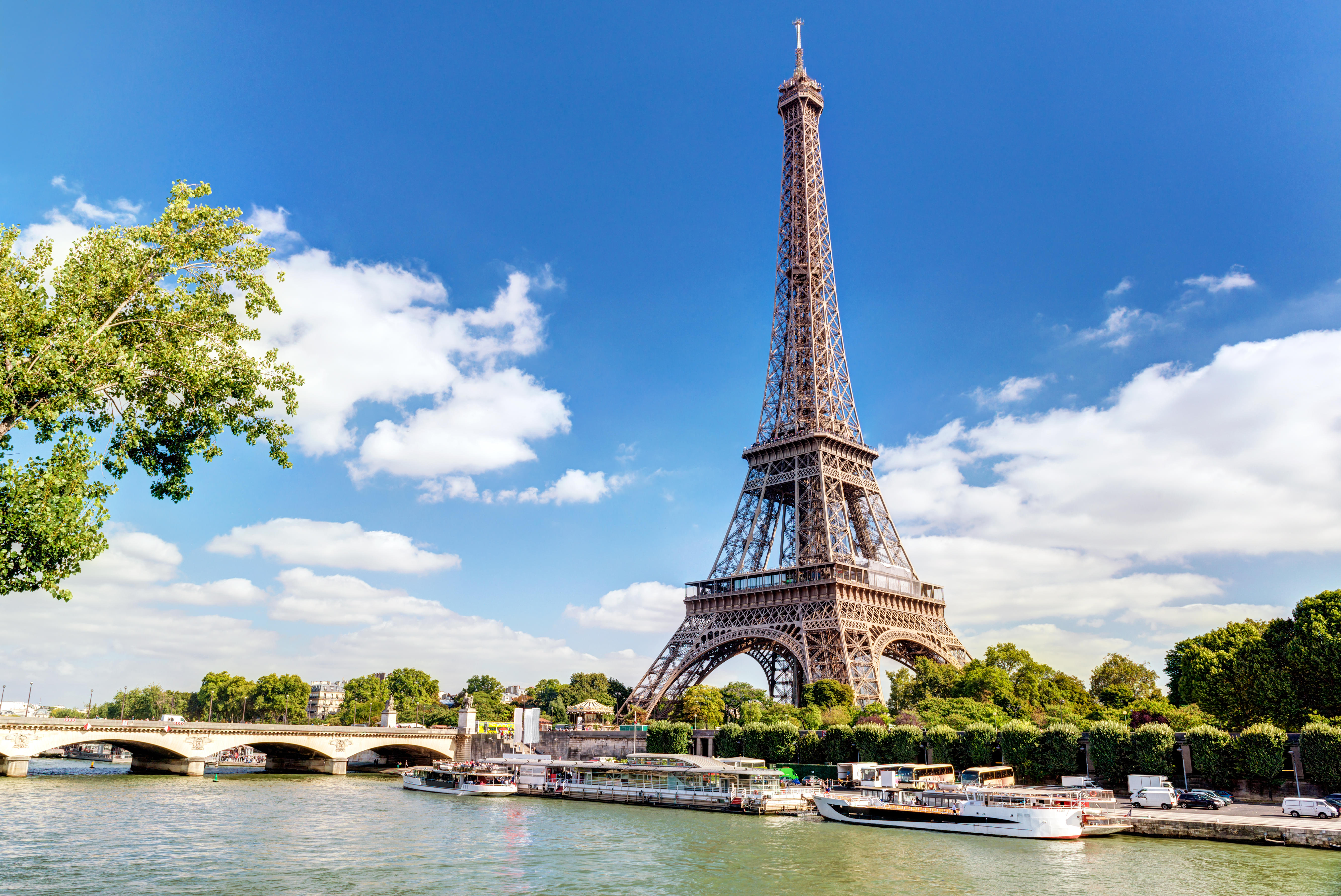 Experience the Eiffel tower's beauty