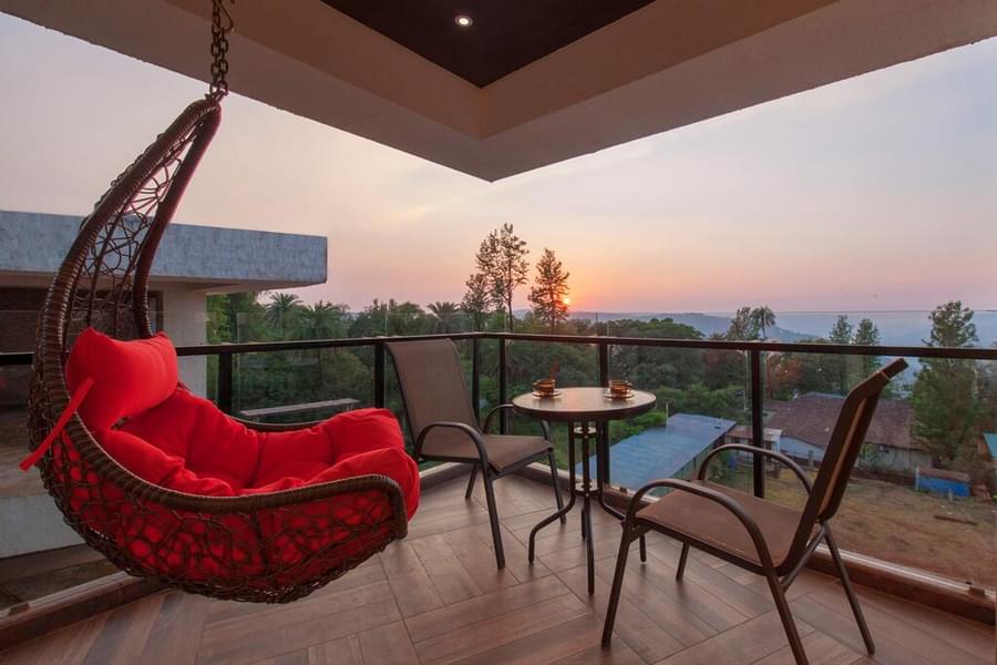 A Pristine Homestay with Mountain Views in Panchgani Image