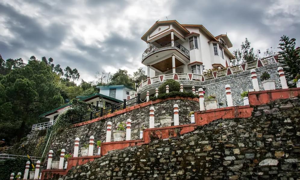 A Mountain view Cozy Cottage Stay in Chail Image