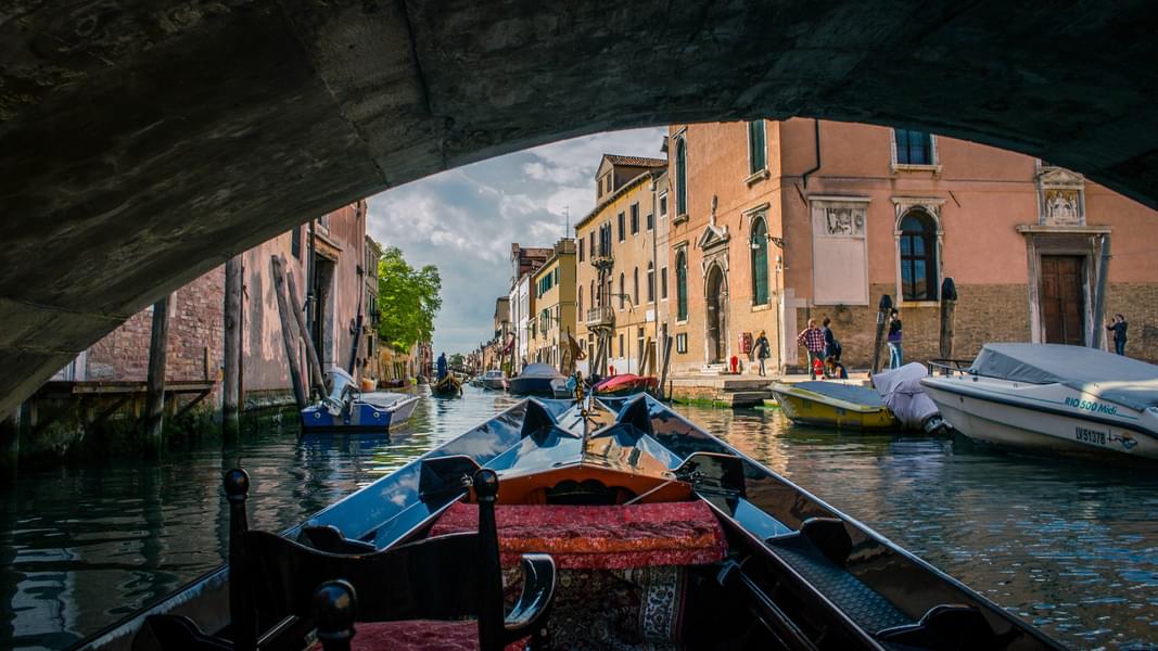 Venice Gondola Ride.jpg