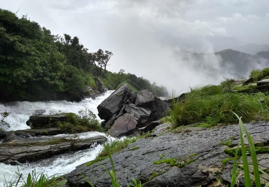 Bandaje Falls Trek Image
