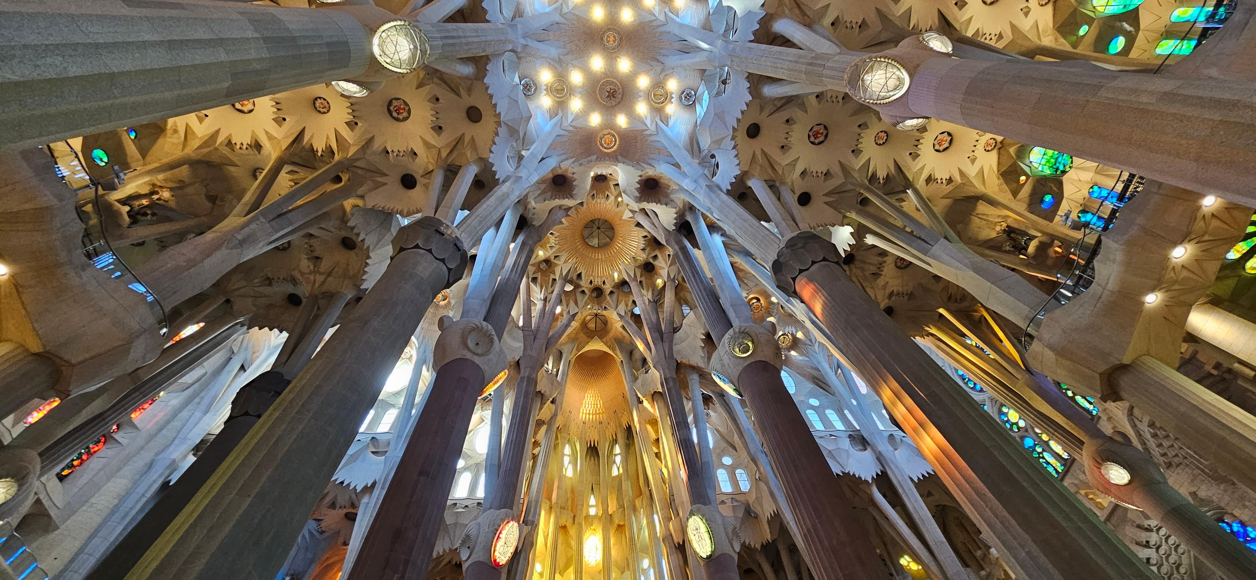 La Sagrada Familia, Barcelona: How To Reach, Best Time & Tips