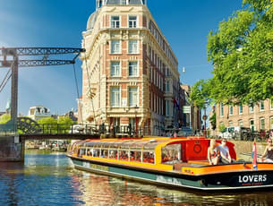 Head off to an amazing cruising experience through the waterways in Amsterdam’s UNESCO World Heritage Canal District