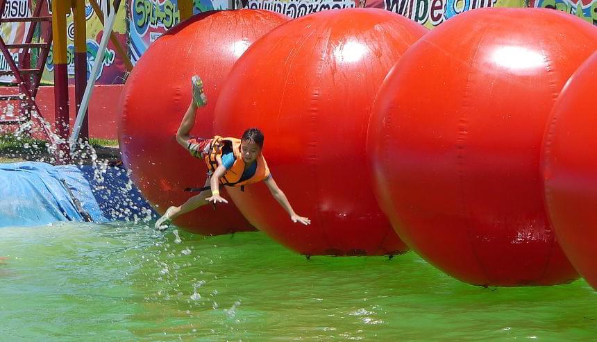 Splashdown Waterpark Pattaya Image