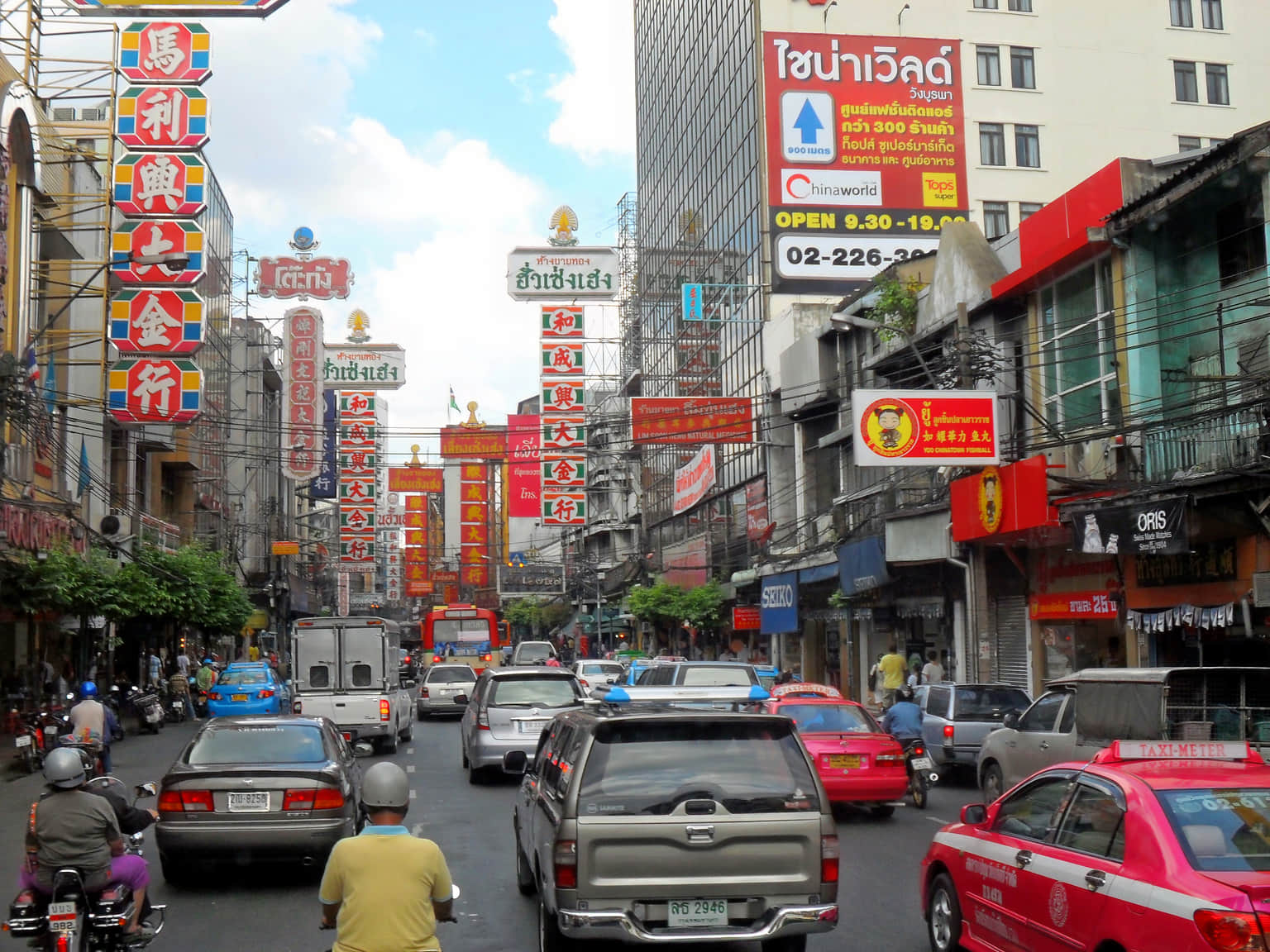Beckoning Chinatown, <em>Bangkok</em>