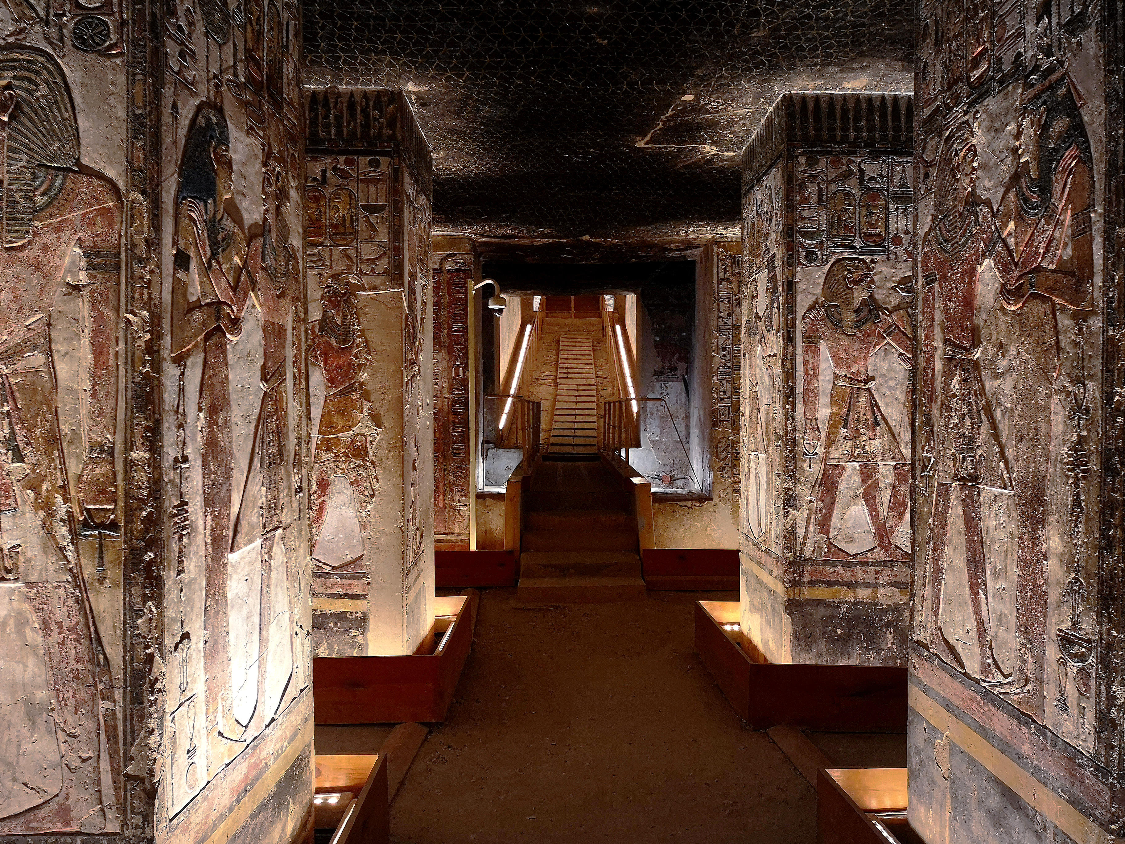 Soak in the dazzling beauty of Tomb of Sety I (KV17)