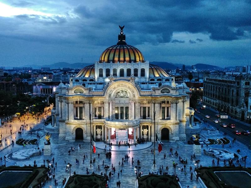  Visit The Palacio de Bellas Artes