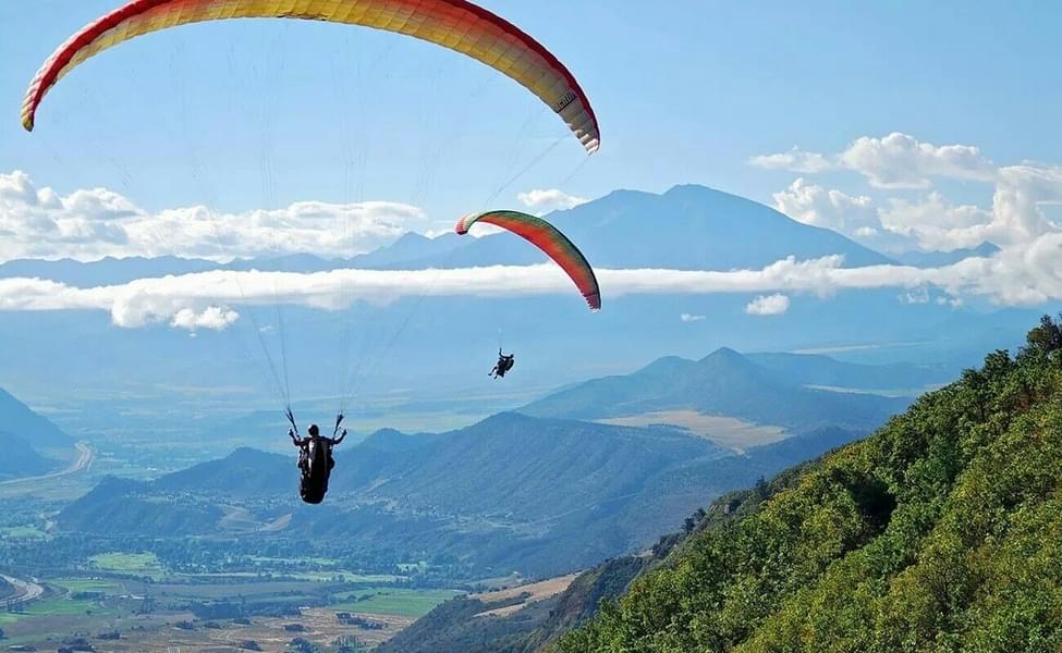 Paragliding In Darjeeling Image