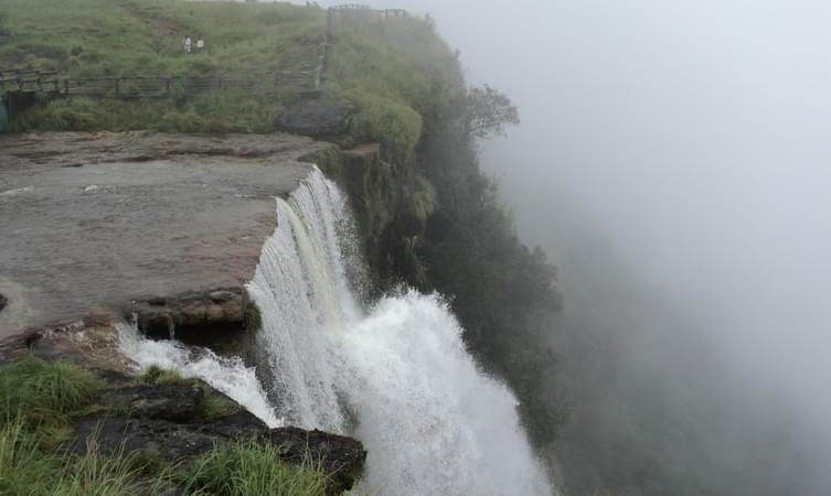 Nohsngithiang Falls