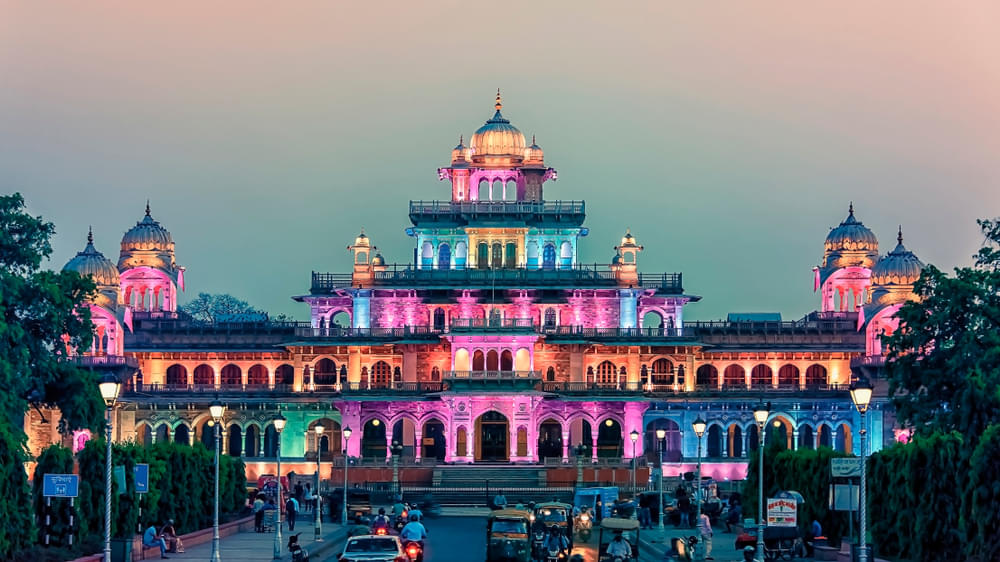 Explore Albert Hall at night