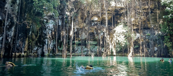 Yokdzonot Cenote 