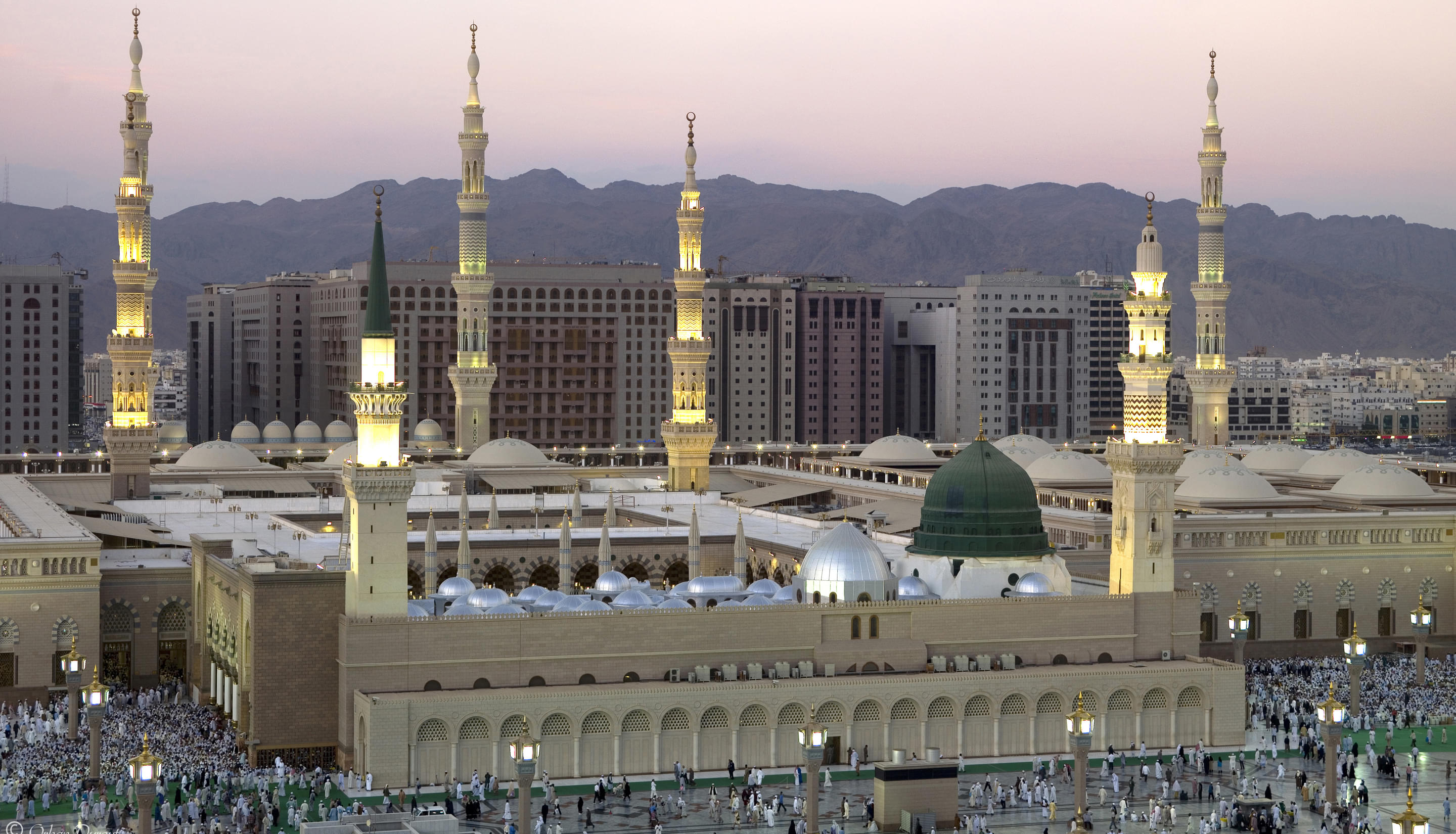 Al Masjid an Nabawi Overview