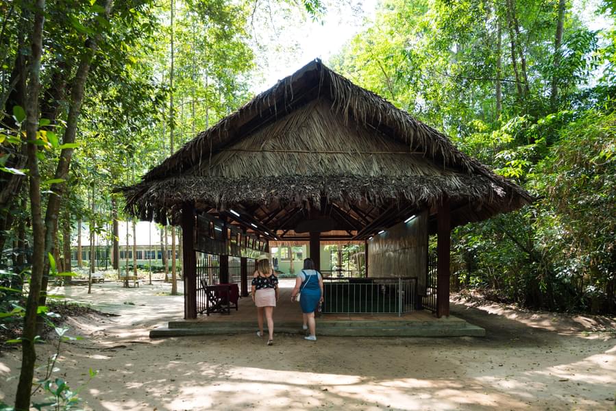 Half Day Ho Chi Minh City Tour with Cu Chi Tunnel Image