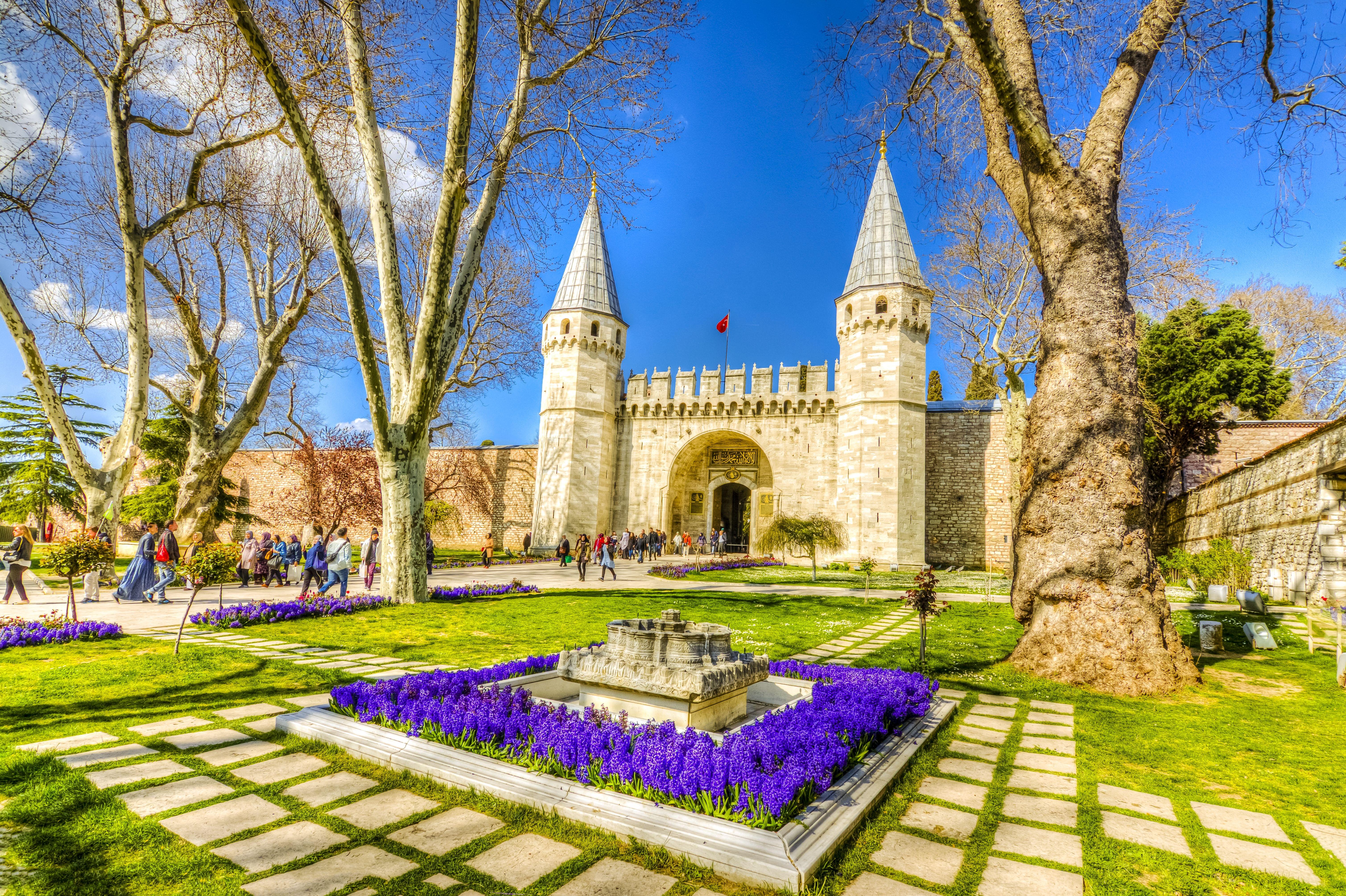 Topkapi Palace History: The Museum Through Ages!