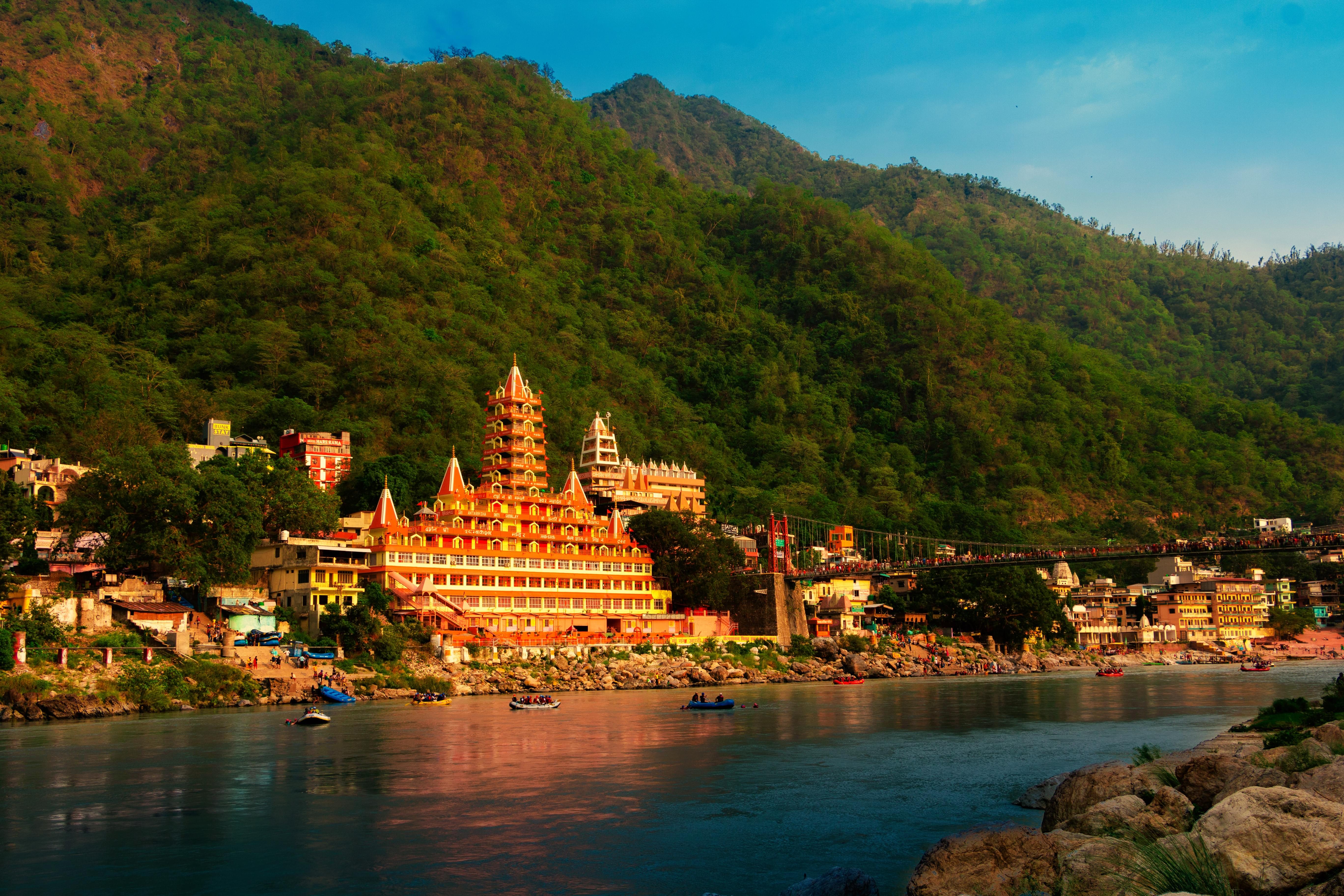 Tourists enjoying river rafting in Rishikesh