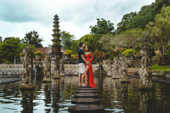 Strike a pose infront of the stunning attractions of Bali
