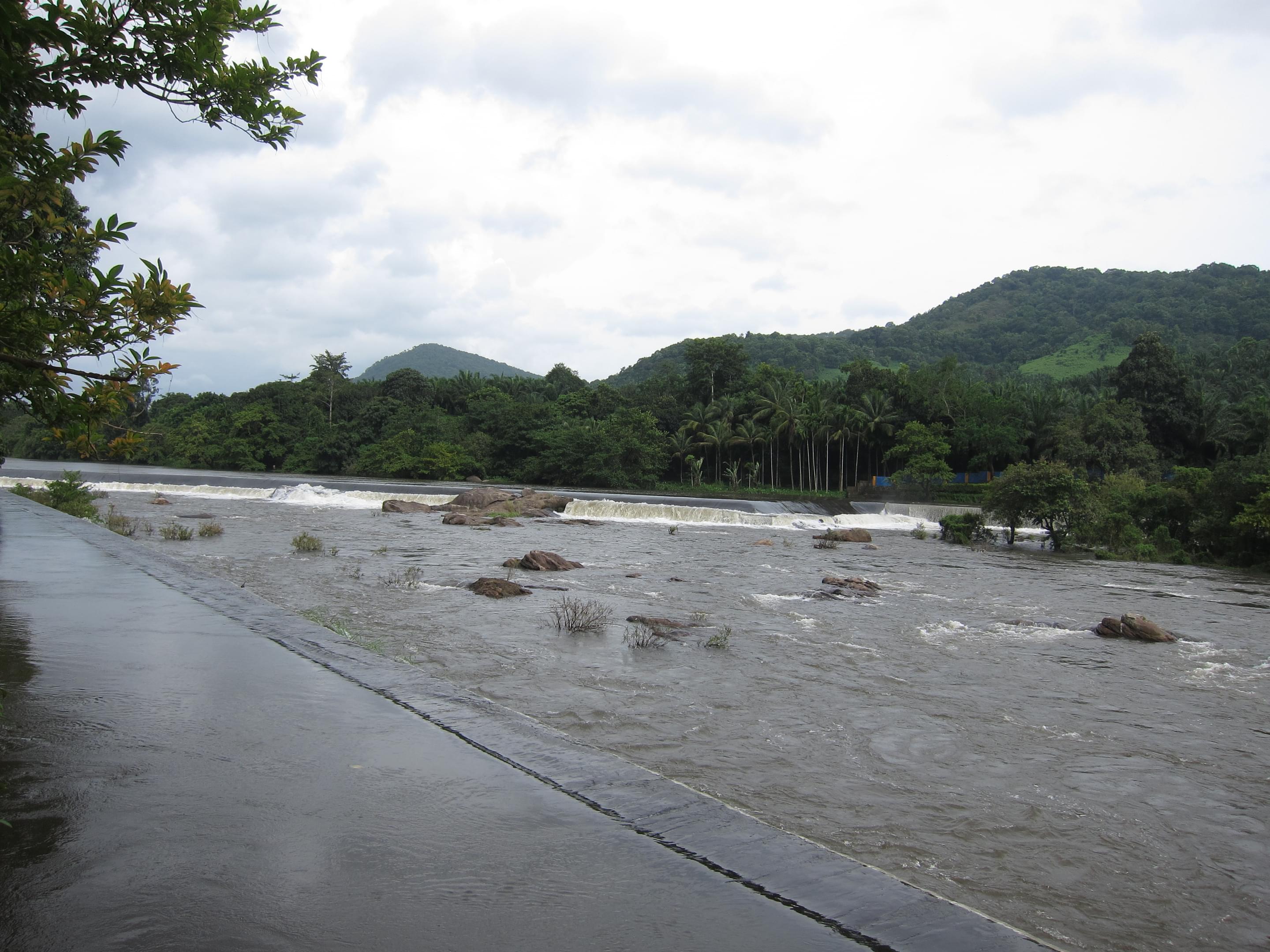 Thumboormuzhi Dam & Garden Overview