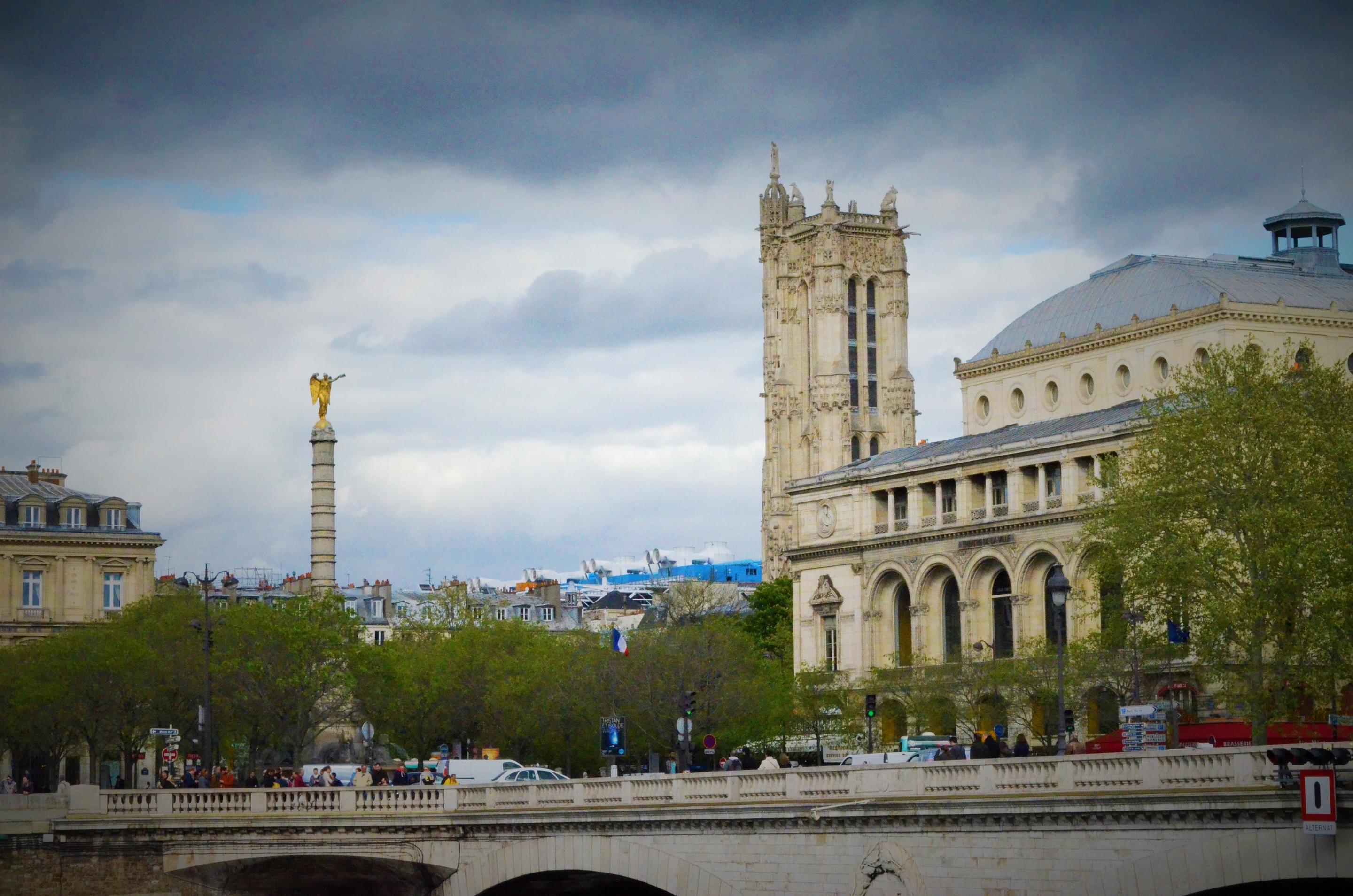 Tour Saint-Jacques Overview