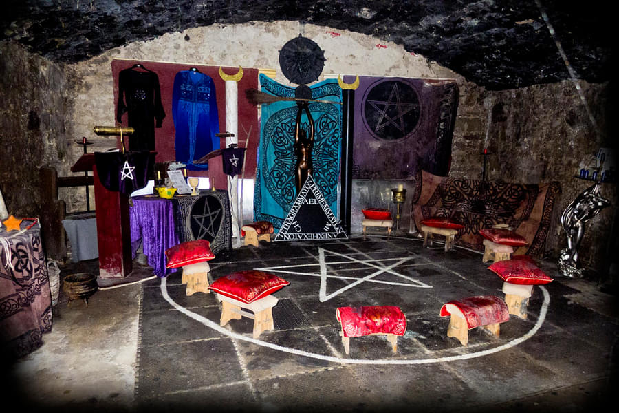 Haunted Underground Vaults & Graveyard Tour, Edinburgh Image