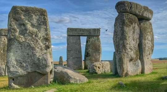 stones in stonehenge 