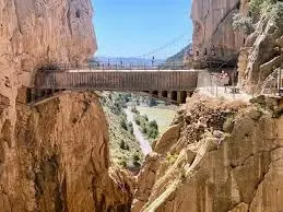 Walk across the King’s Bridge