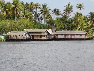 Exterior View of House boats
