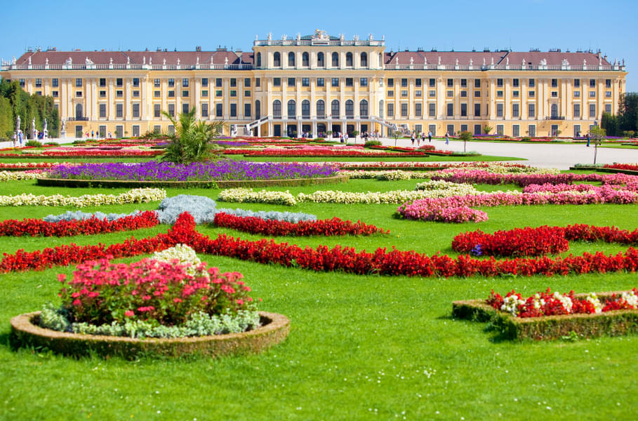 Schonbrunn Palace Tickets Image