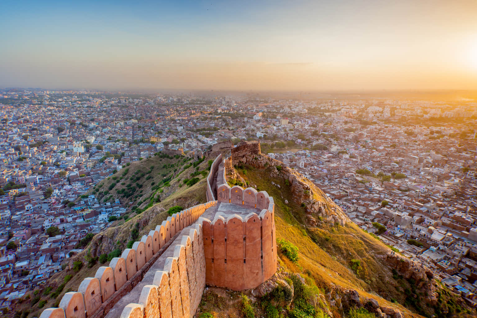 Plan a trek with your mates to Nahargarh fort 