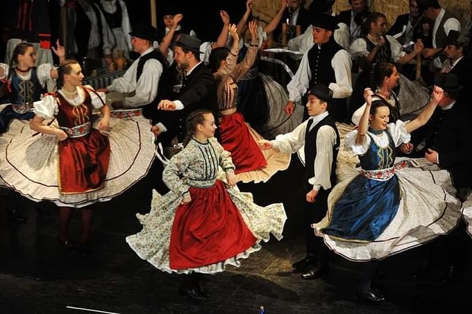Danube with Folklore Dance