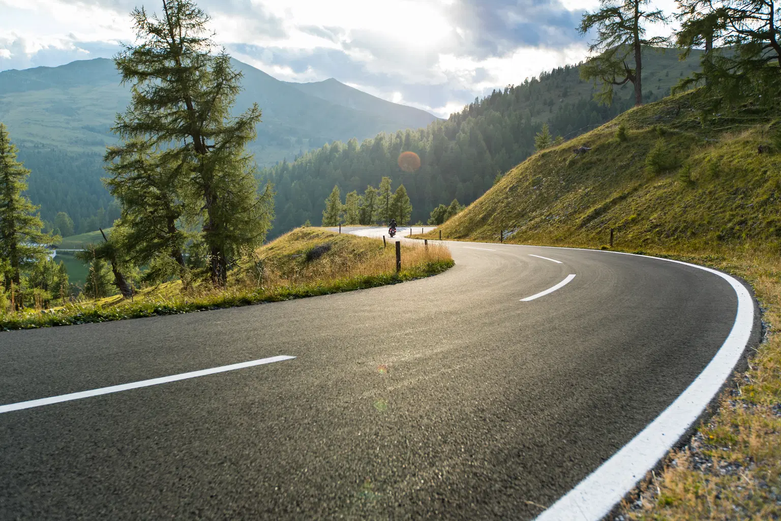 Drive your Heart out Along Jebel Hafeet Mountain Road