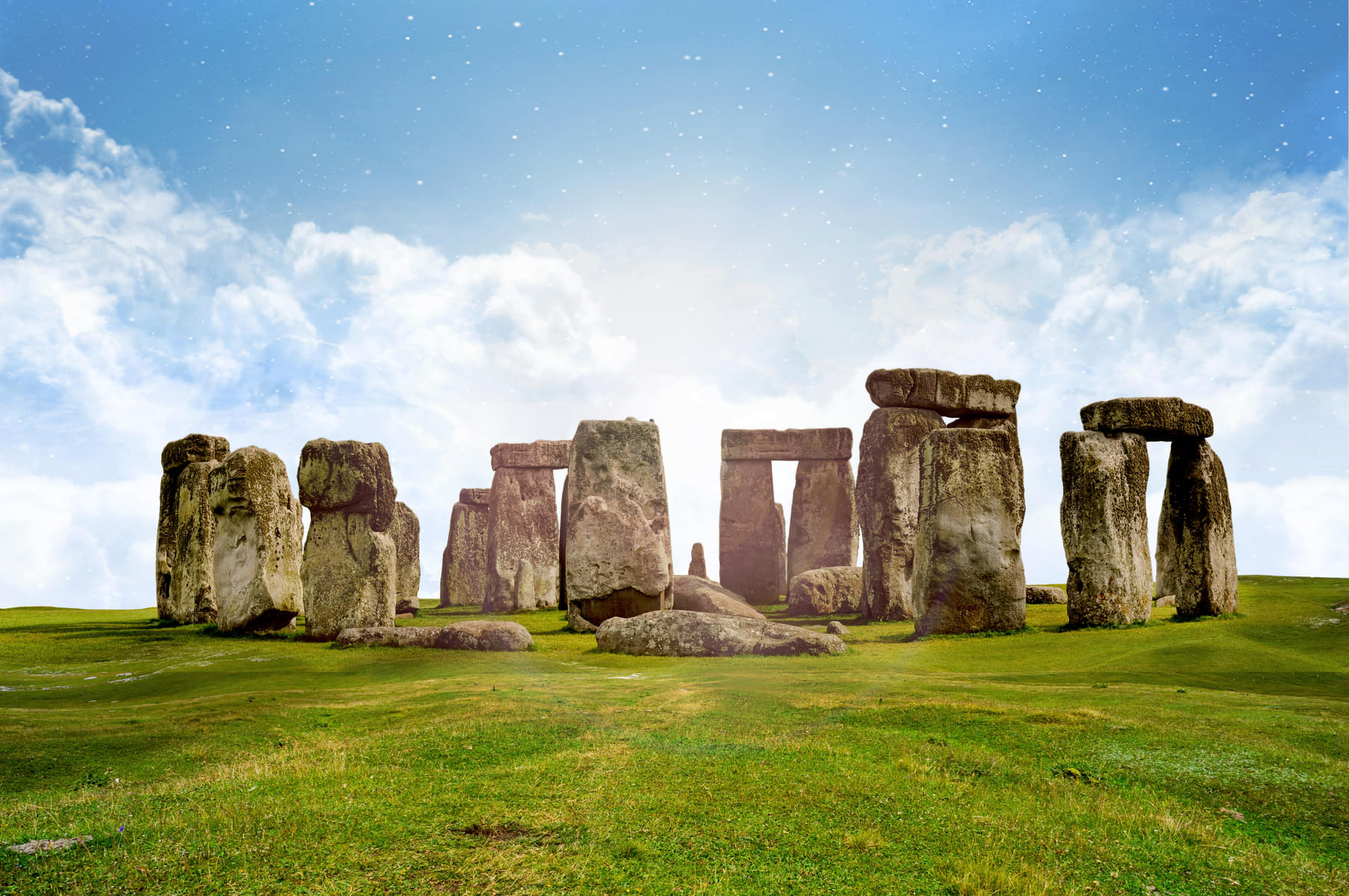 See the marvelous standing stones of Stonehenge