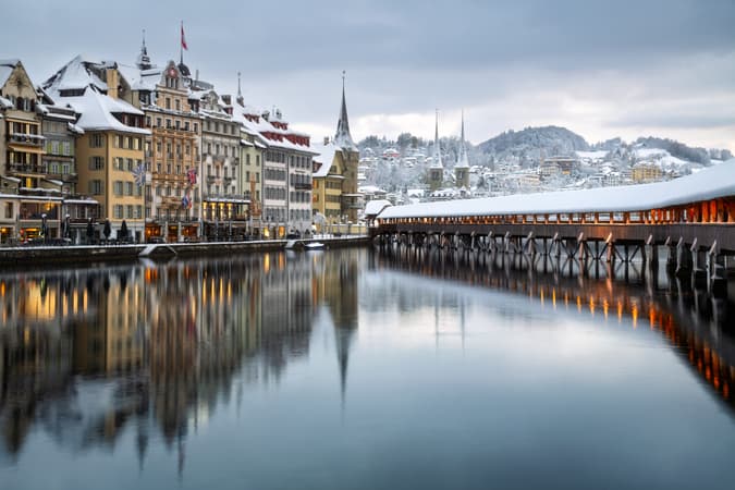 Jgial6jum8q786cu3ph29nyq1w47 shutterstock 2549927093