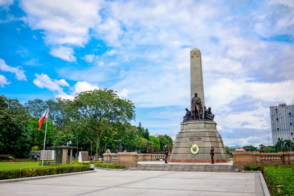 Rizal Park Overview