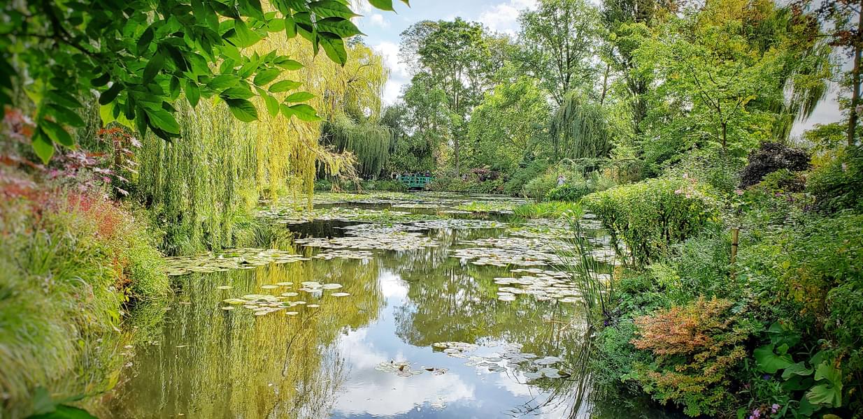 Small-Group Half-Day Tour to Giverny from Paris