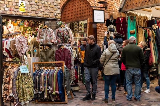 Join the 3 hour guided tour to colorful streets of London 