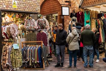 Join the 3 hour guided tour to colorful streets of London 