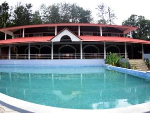 Homestay with Pool View