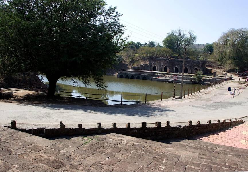 Indore To Mandu Sightseeing Tour Image