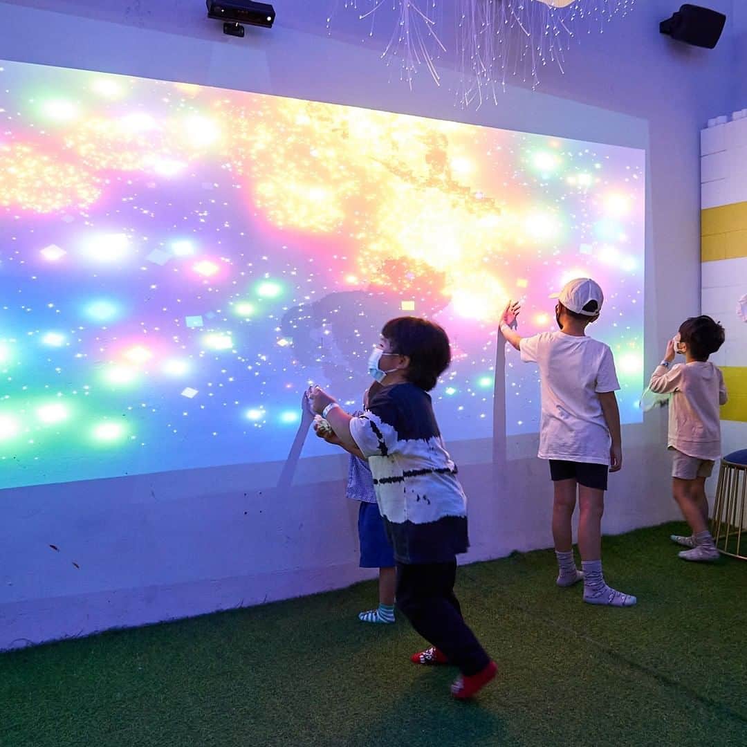AR Wall