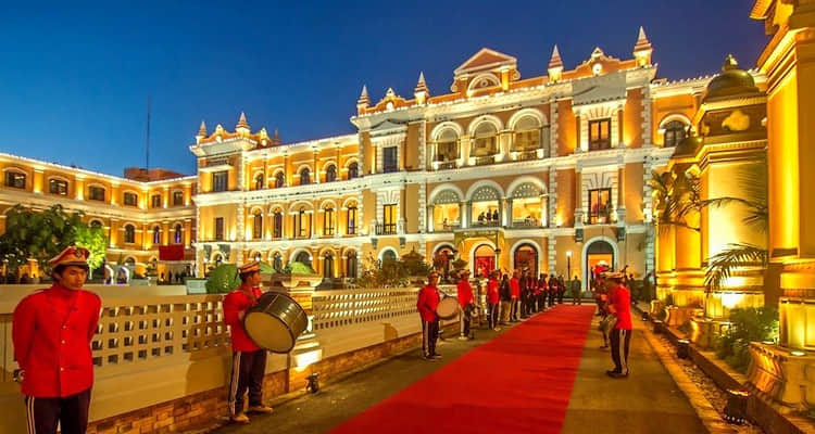 Casino Royale, <em>Kathmandu</em>