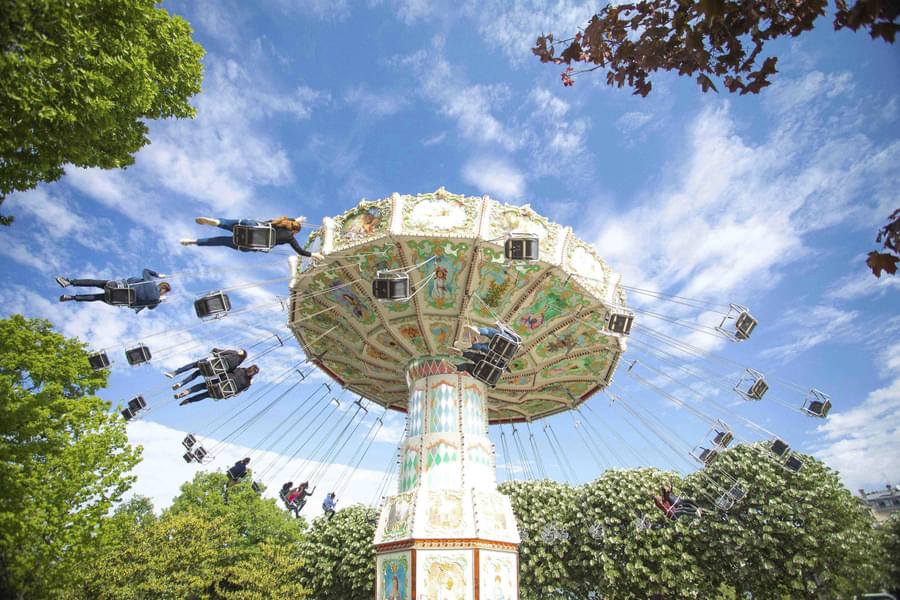 Spend a fun day at Jardin d'Acclimatation theme park 