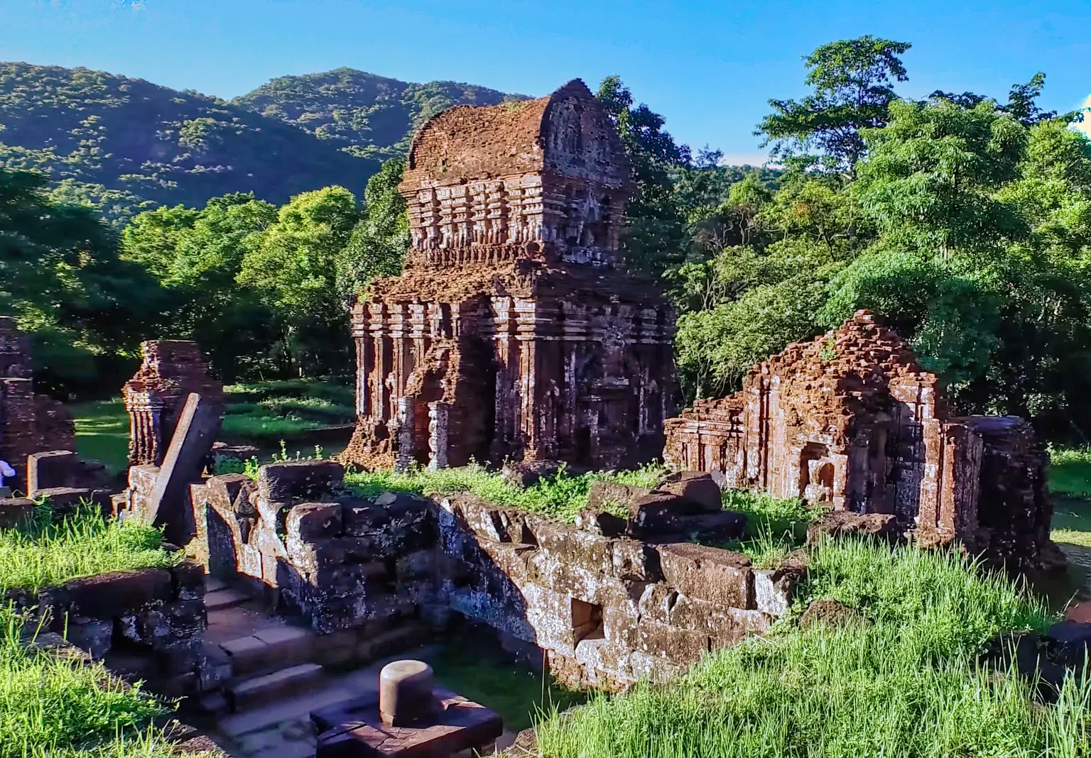 Take a guided tour of the archaeological site in the morning