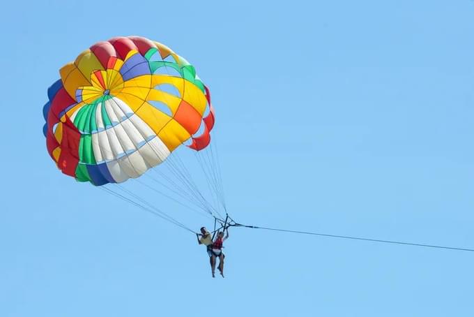 Thrilling Experience of Parasailing in Kuta