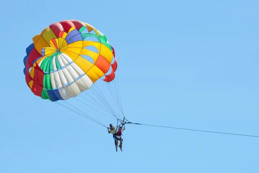 Thrilling Experience of Parasailing in Kuta