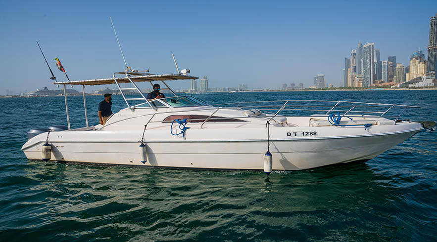 Sail across Dubai Marina