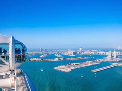 Admire the beauty of Dubai from a height of 250m