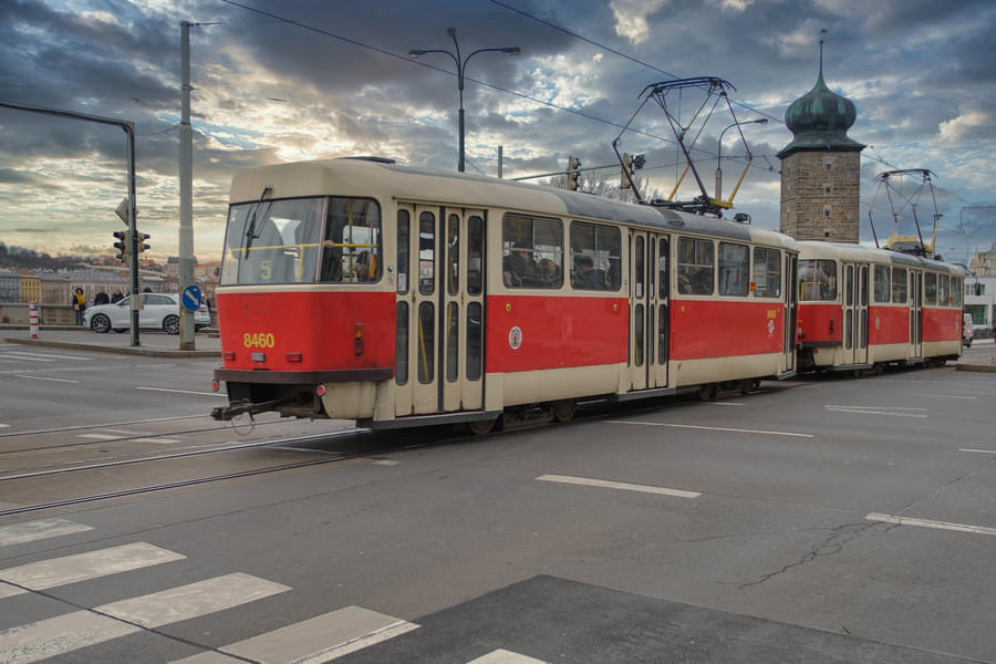 getting to prague castle by tram