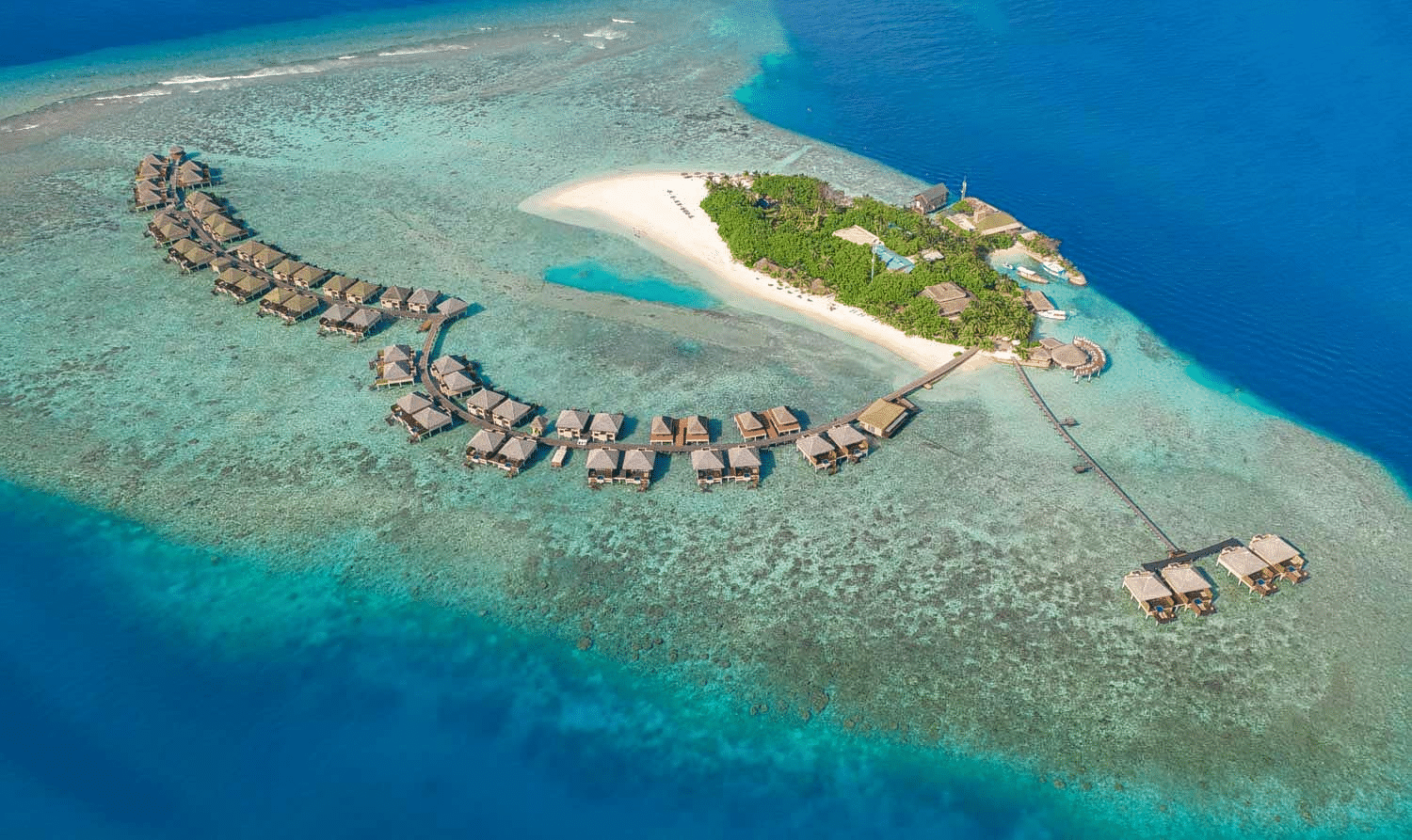 Vaadhoo Island Overview