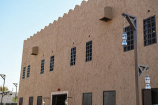 K5sa58m6zjdky19npffktischneq shutterstock 1281809959